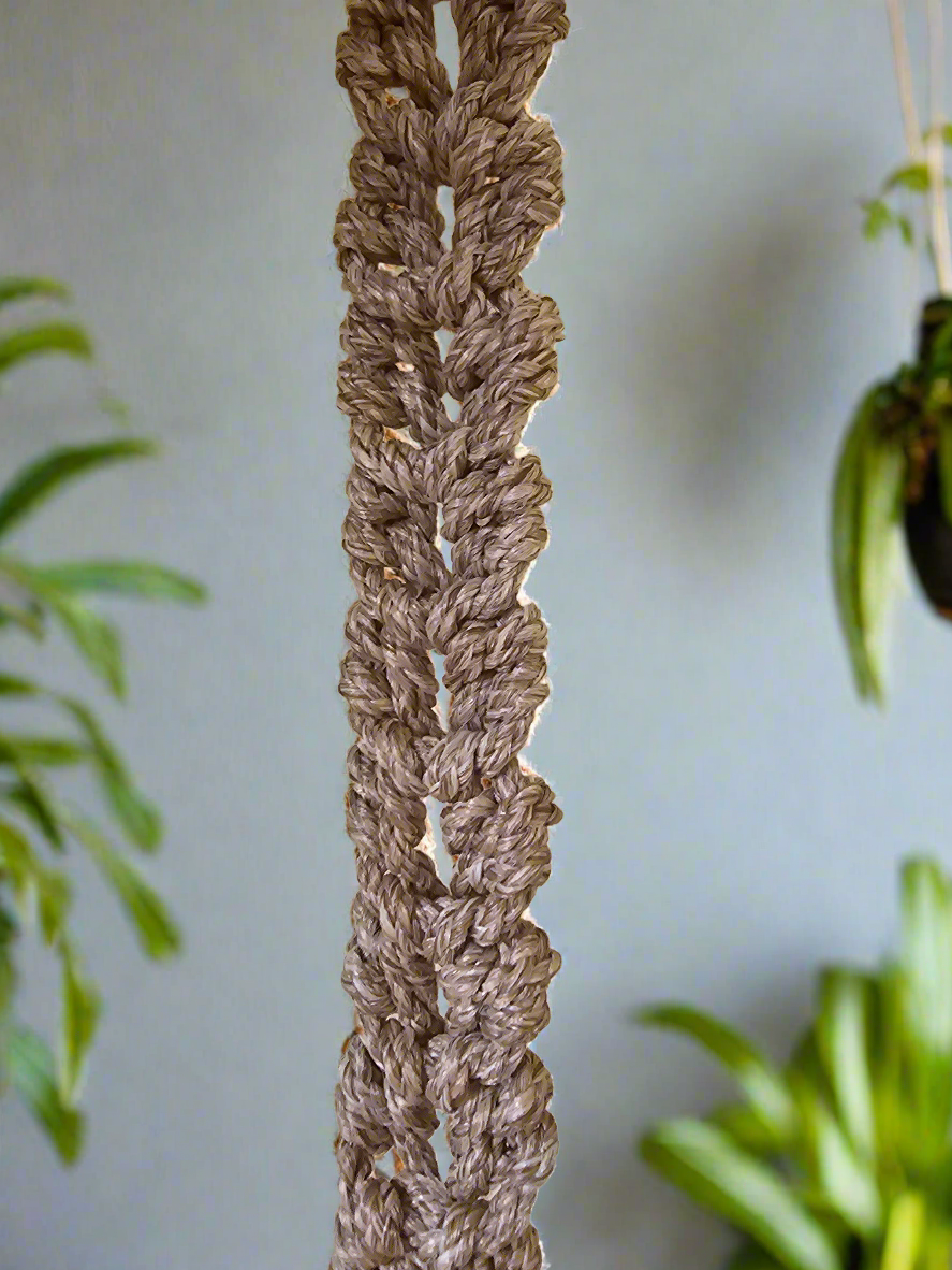 Macrame plant hanger