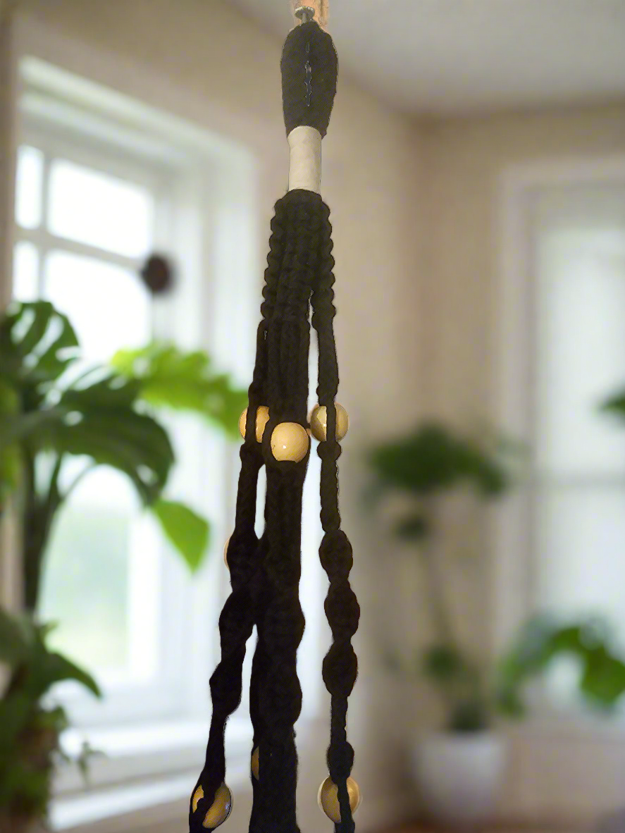 Macrame plant hanger